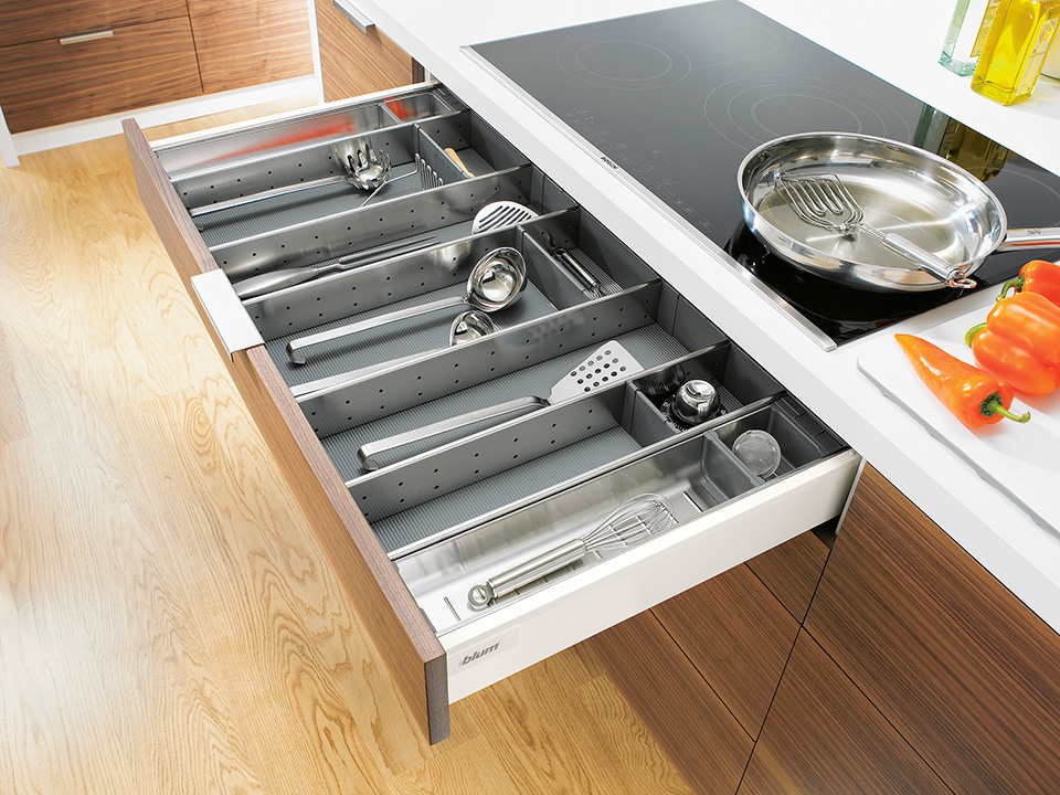 BLUM Antaro, zásuvka M 600mm/30kg, Blumotion/TOB, bílá, vrut
