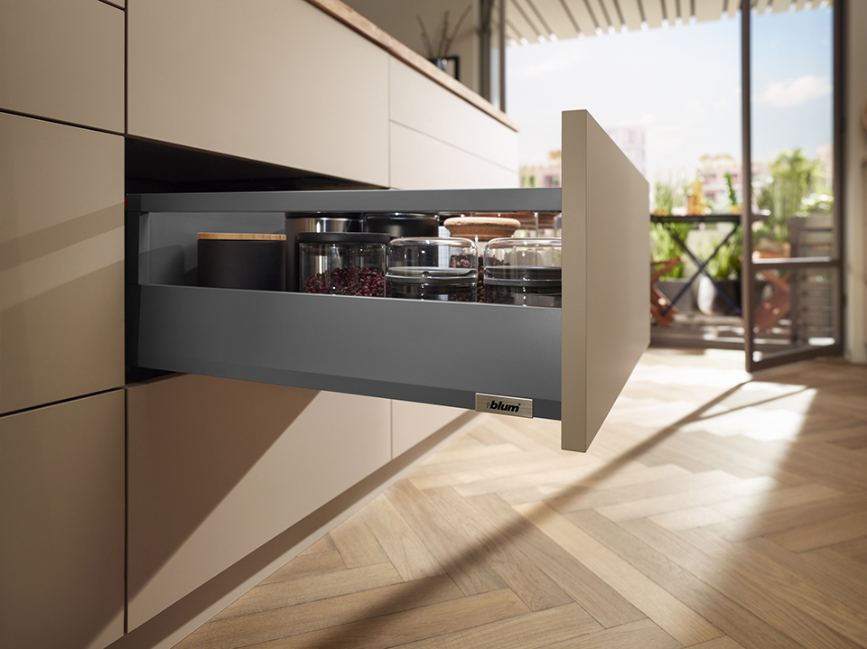 BLUM Merivobox E 550 mm, 40 kg, Orion šedá, vrut